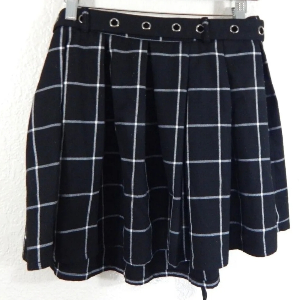 Hot Topic Plaid Belted Schoolgirl Skirt - Picture 2 of 3
